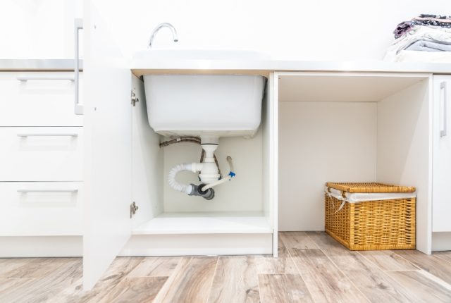 fuga de agua en la cocina